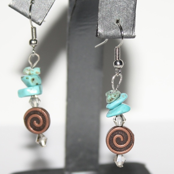 Vintagejelyfish Jewelry - Beautiful Turquoise and copper dangle earrings